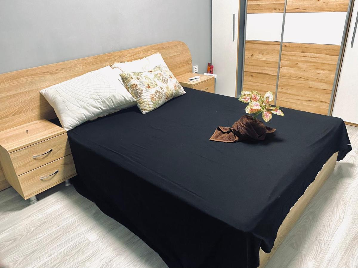 Vanilla Ice Apartment *